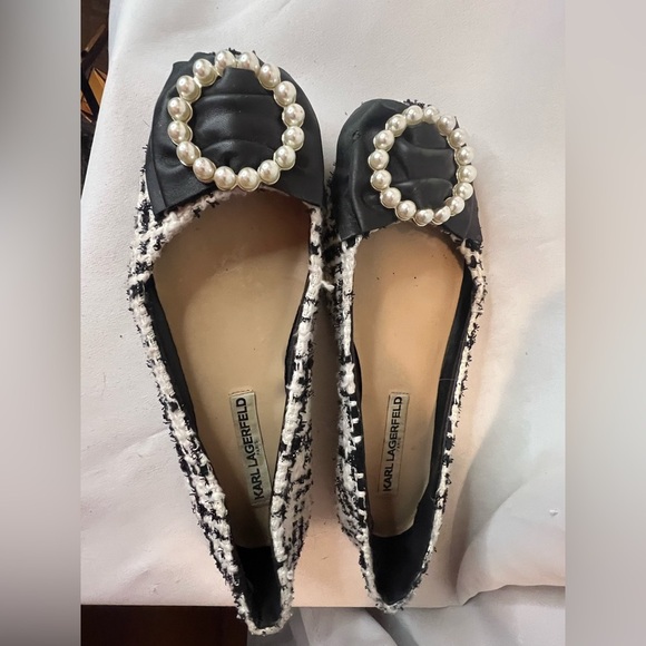 Karl Lagerfeld Elegant Black and White Tweed Flats with Pearl Detail - Picture 2 of 7